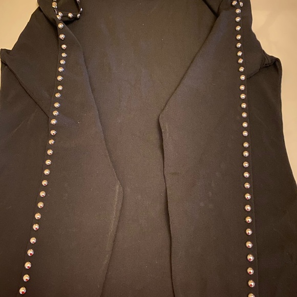 Sale must go!!sweater with open shoulders - Picture 2 of 3